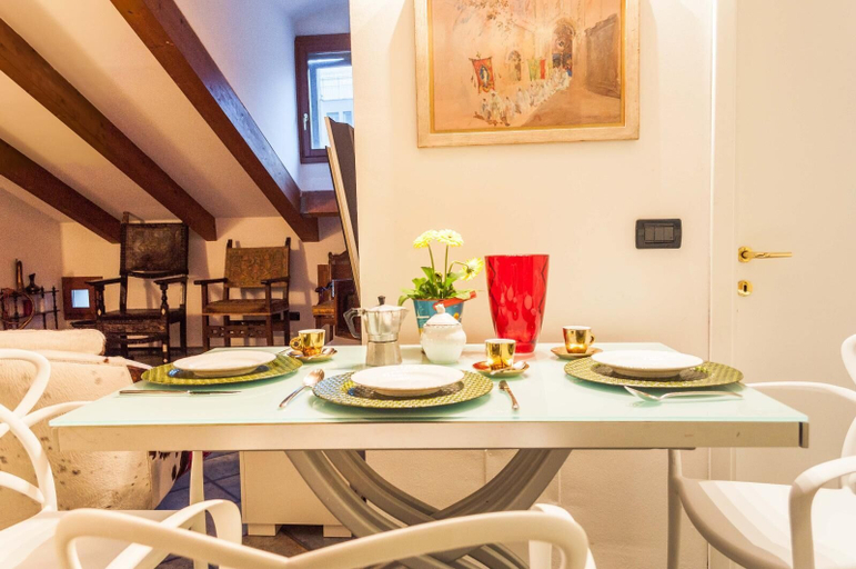 In-room dining 3, Casa Erica, Bologna