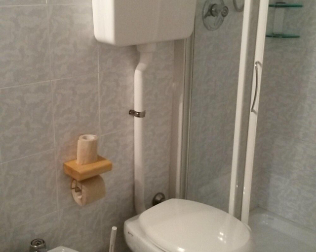 Bathroom 3, Hotel Bucaneve, Trento