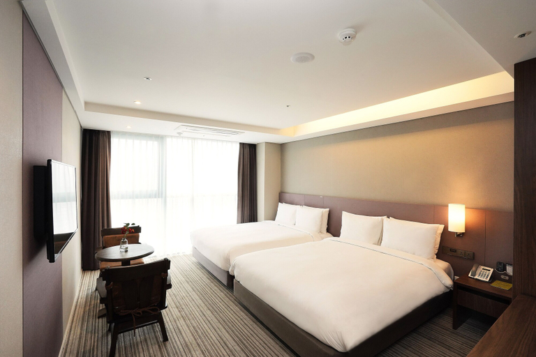 Bedroom 3, Hotel Adela, Yeongdo