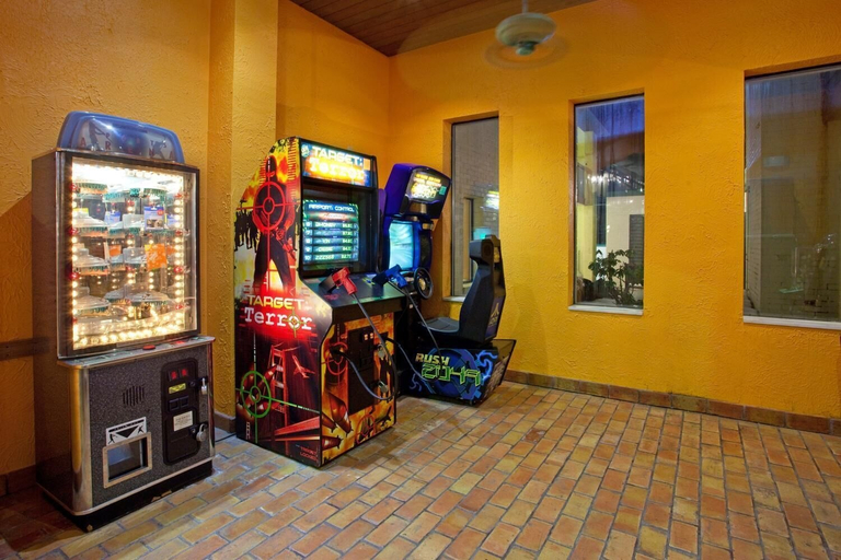 Food & Drinks 5, Ramada by Wyndham Indiana, Indiana