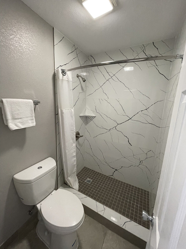 Bathroom 3, Ridge Motel, Stephens