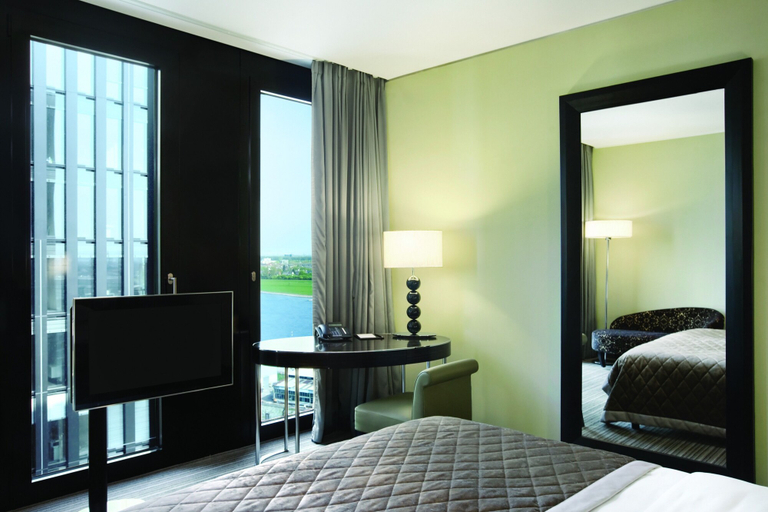 Bedroom 4, Hyatt Regency Düsseldorf, Düsseldorf