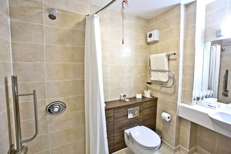 Bathroom 4, Cedar Court Huddersfield, Kirklees
