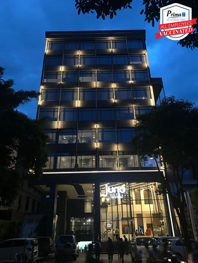 Exterior & Views 30