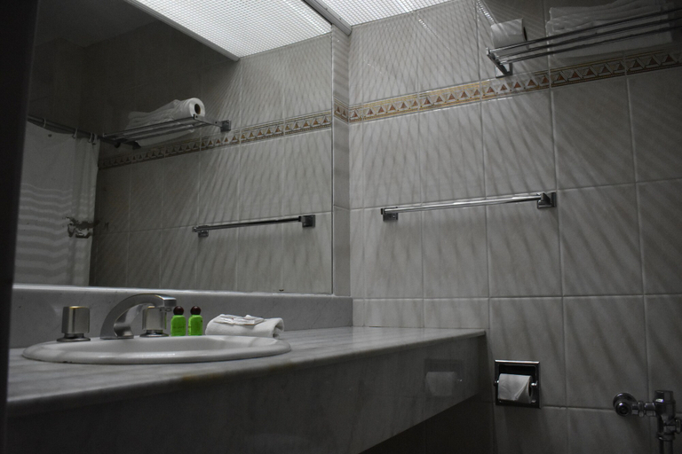Bathroom 5, Hotel Baluarte, Veracruz