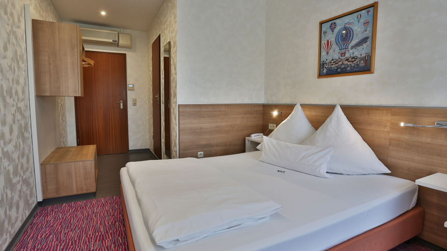 Bedroom 2, Hotel Am Bismarck, Mannheim