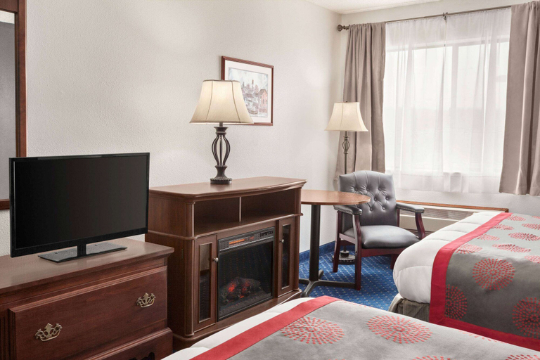 Bedroom 3, Ramada by Wyndham Arcata, Humboldt
