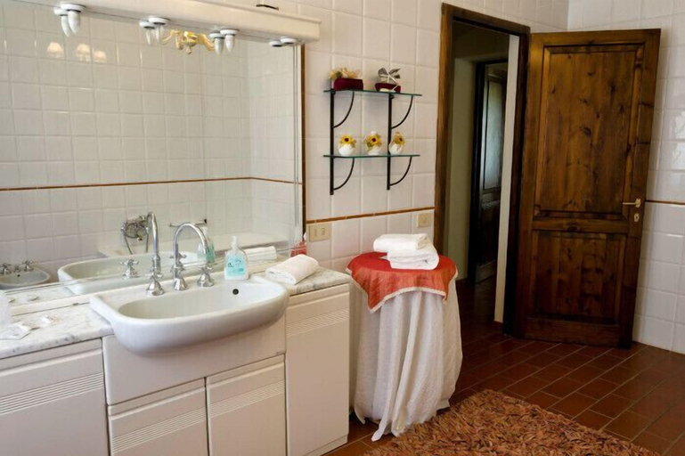 Bathroom 4, Agriturismo Podere Bucine Basso, Pisa
