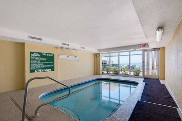 Sport & Beauty 4, Twin Palms 1705, Bay