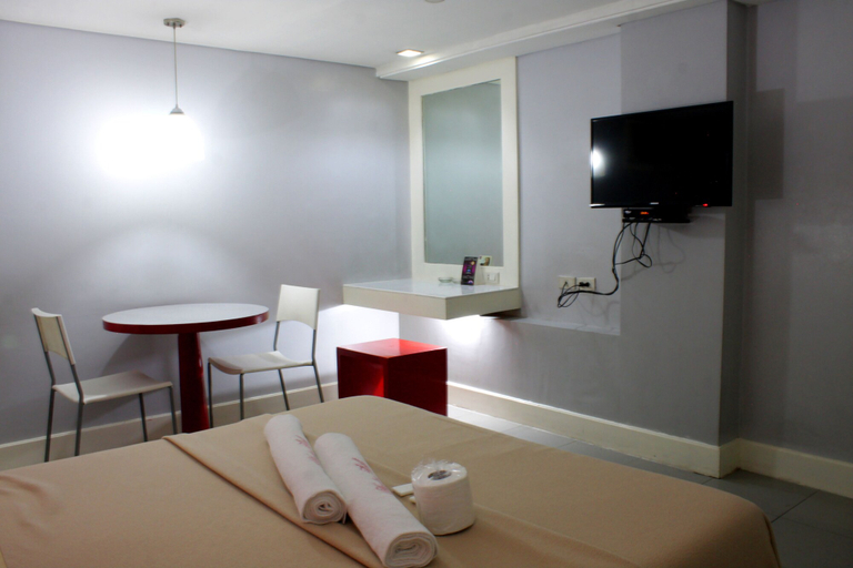 Bedroom 5, New Winston Hotel, Pasay City
