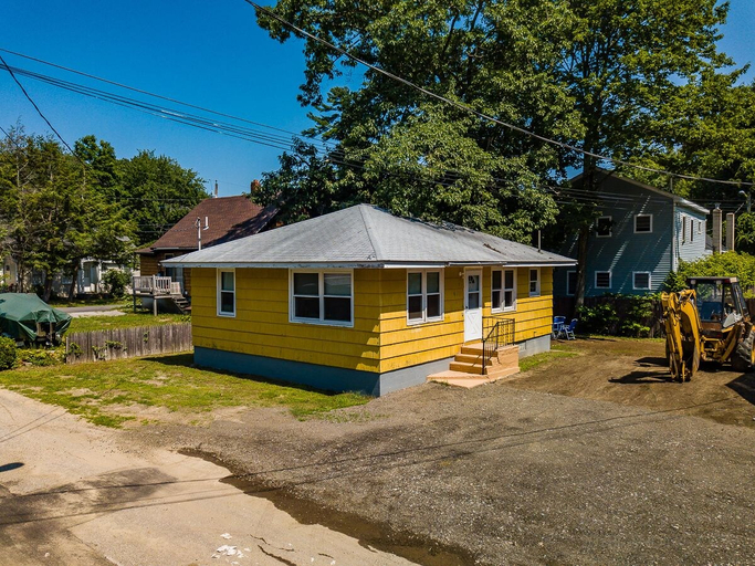 Exterior & Views 2, Cozy Beach Cottage, York