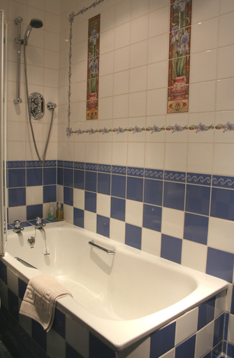 Bathroom 4, The Telstar, Devon