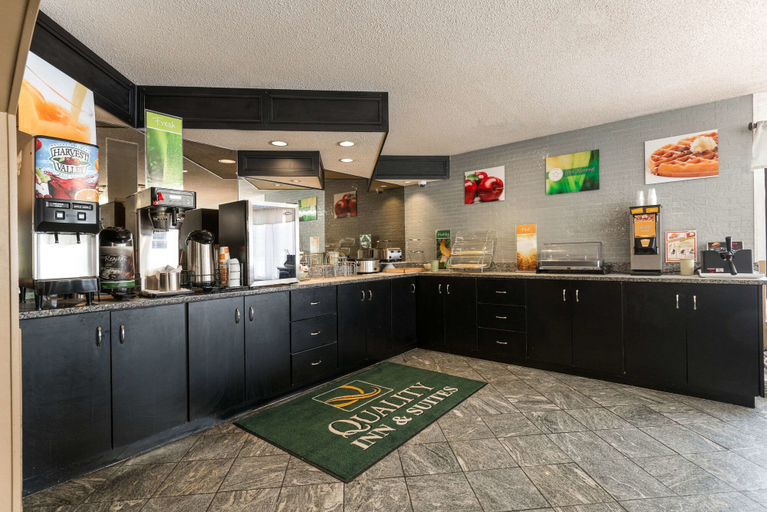 Food & Drinks 4, Quality Inn & Suites Portage Central, Porter