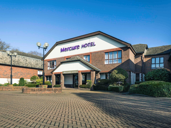 Exterior & Views 2, Mercure Dartford Brands Hatch Hotel & Spa, Kent
