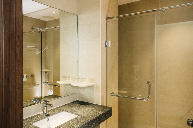 Bathroom 5, Grand TW Batam Center Hotel & Convention, Batam