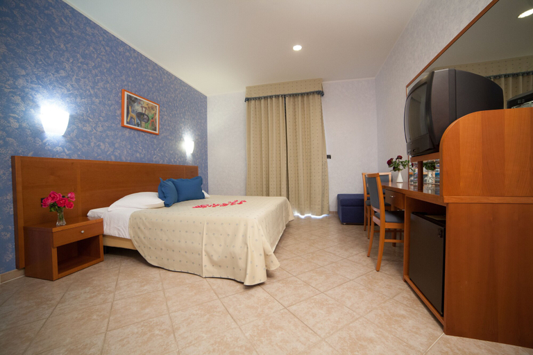 Bedroom 4, Hotel Zlatni Lav, Cres