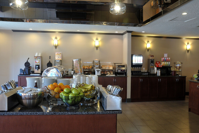 Food & Drinks 5, Embassy Inn, Capital