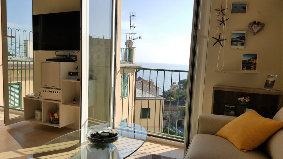 Living area 2, House Il Nido, Genova