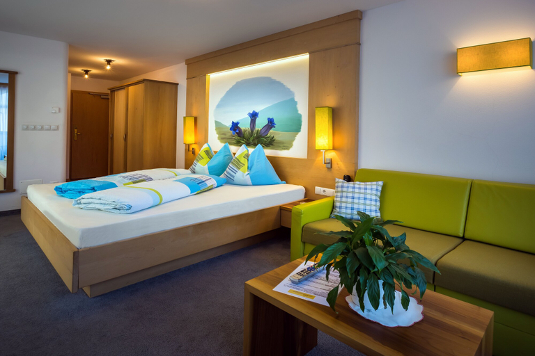 Bedroom 4, Wellness- und Genußhotel Rosmarie, Bolzano