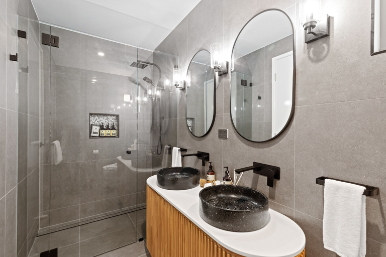 Bathroom 5, Club Wyndham Airlie Beach, Whitsunday