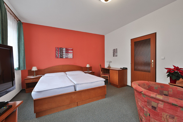 Bedroom 2, Hotel Attic, Praha 4