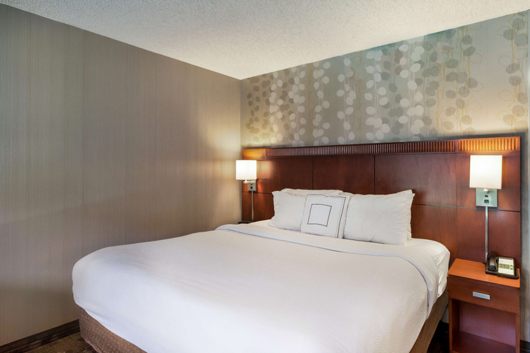 Bedroom 3, Sonesta Select Huntington Beach Fountain Valley, Orange