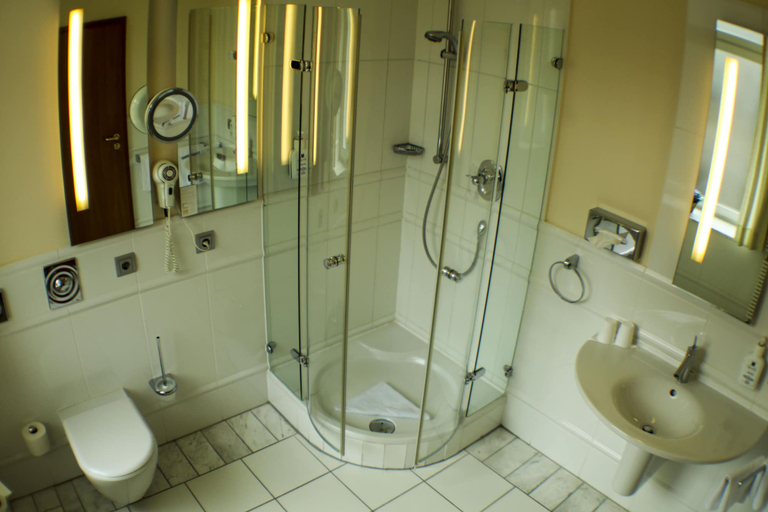 Bathroom 5, Victoria Hotel, Minden-Lübbecke