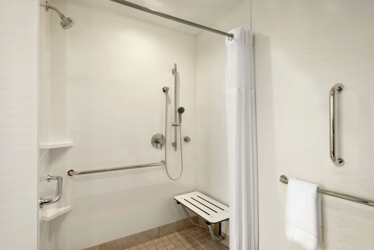 Bathroom 4, Hilton Garden Inn Chicago Downtown South Loop, Cook