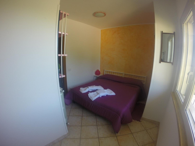 Bedroom 4, I Cardinali, Rome