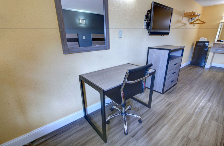 Others 5, Econo Lodge at Military Circle, Norfolk