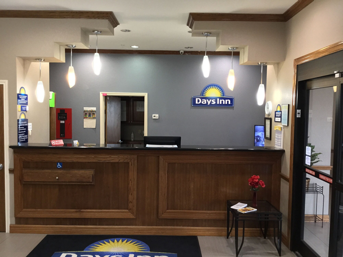 Public Area 3, Days Inn by Wyndham Baytown East, Chambers
