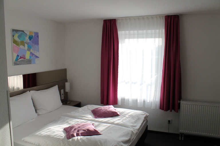 Bedroom 4, RheinHotel Arte, Ahrweiler