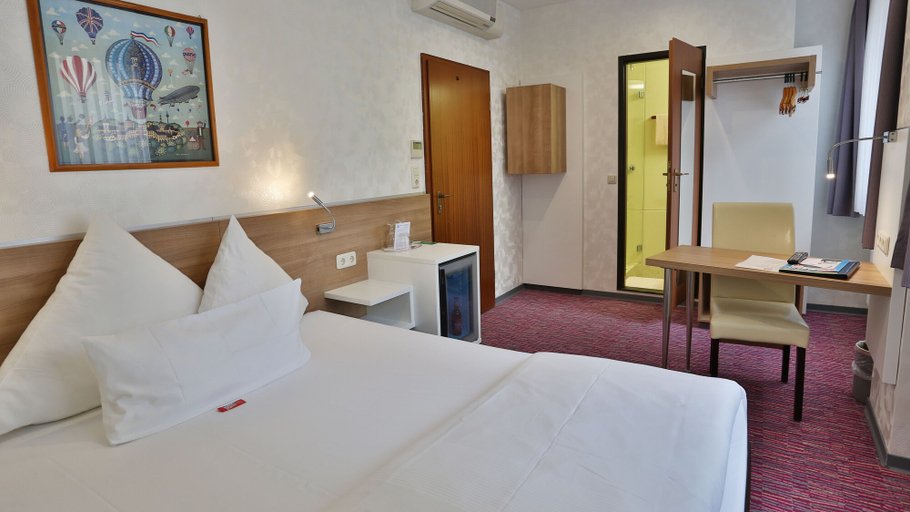 Bedroom 3, Hotel Am Bismarck, Mannheim