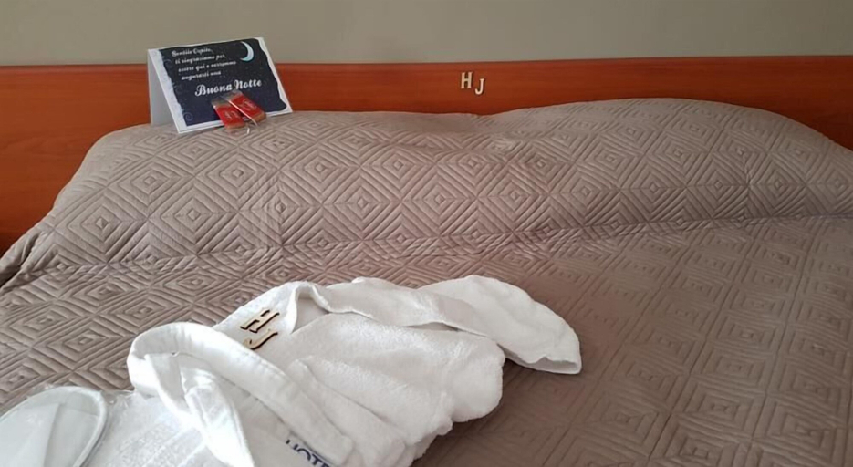 Bedroom 4, Hotel Joy, Caserta