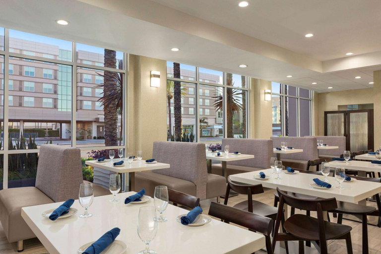 Food & Drinks 5, Wyndham Anaheim, Orange