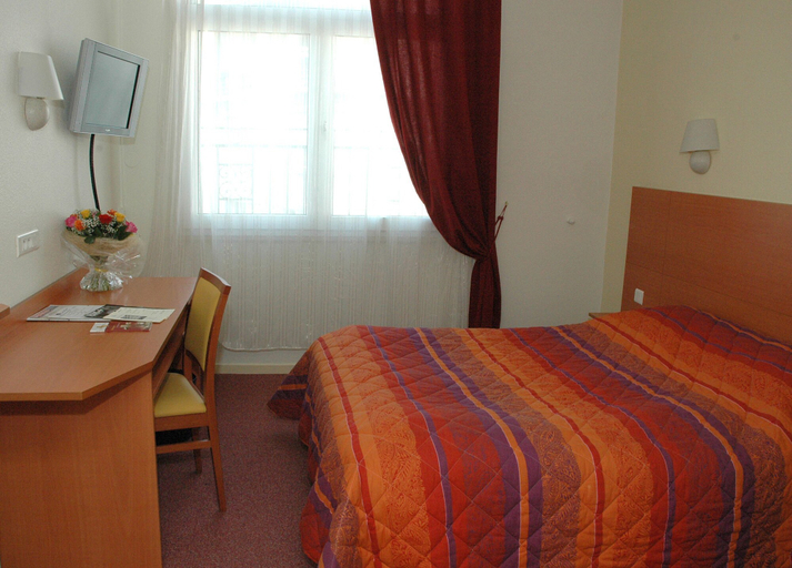 Bedroom 5, Cecil Metz Gare, Moselle