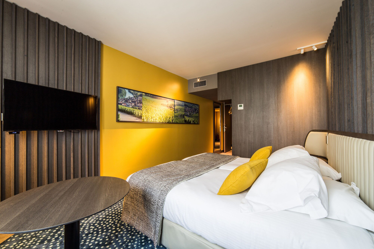 Bedroom 4, Best Western Premier Hôtel de la Paix, Marne