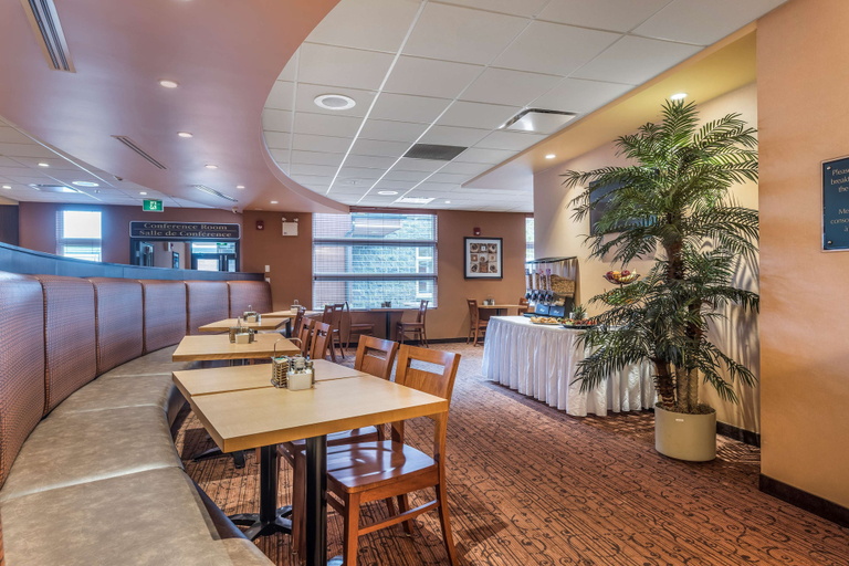 Food & Drinks 5, Best Western Plus Bathurst Hotel & Suites, Gloucester