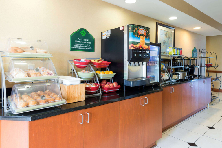 Food & Drinks 5, Wingate by Wyndham Erlanger / Florence / Cincinnati South, Kenton