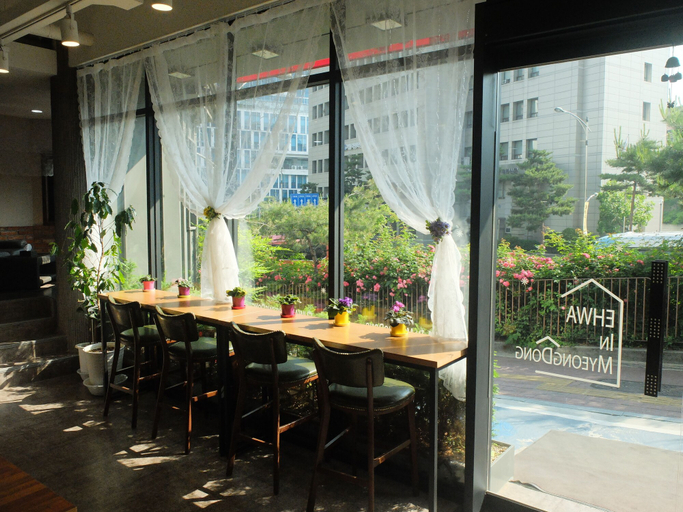 Food & Drinks 2, Ehwa in Myeongdong, Jung