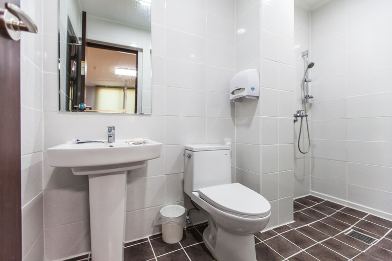 Bathroom 5, Miso Guesthouse - Hostel, Jeju