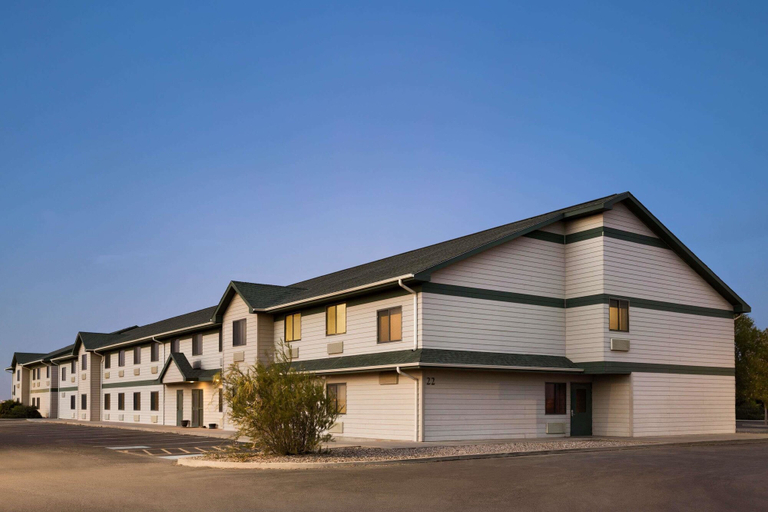 Exterior & Views 2, Travelodge by Wyndham Pecos, Reeves
