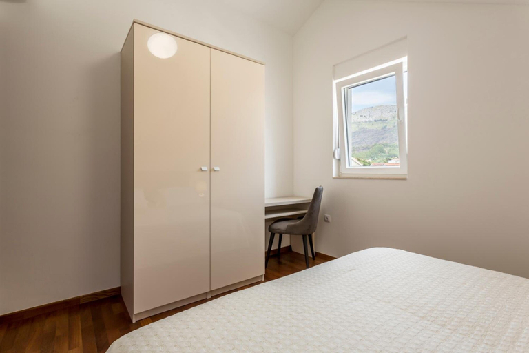 Bedroom 4, Beach Residence with pool and sea view, Podstrana