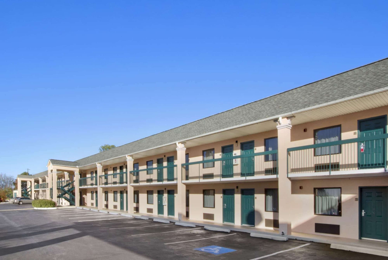 Exterior & Views 2, Days Inn By Wyndham Lexington/Columbia, Lexington