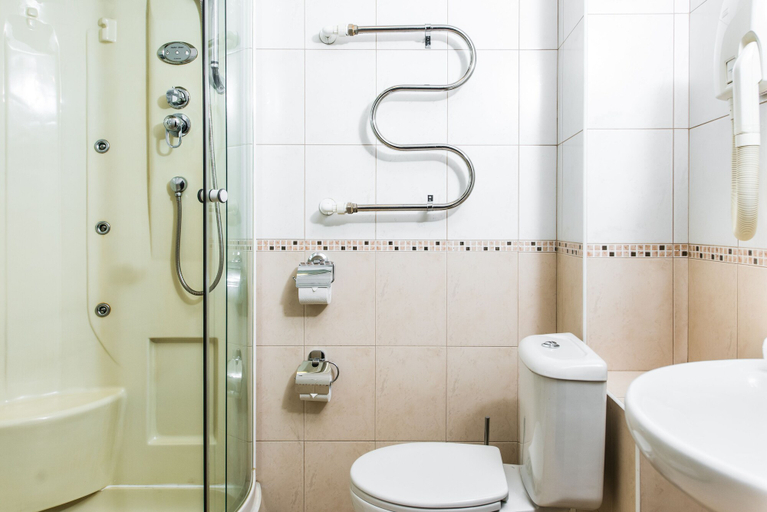 Bathroom 3, Lancaster Court Hotel, Sankt-Peterburg gorsovet