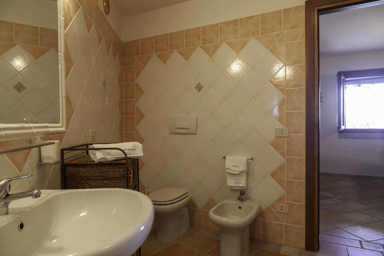 Bathroom 4, ARIA DI VACANZA - PEDRA LONGA COD.21, Olbia-Tempio