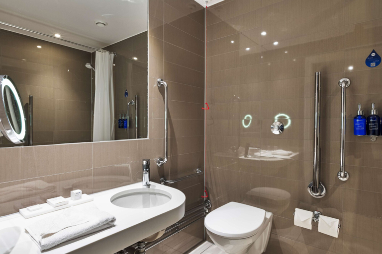 Bathroom 5, Radisson Blu Hotel, Edinburgh City Centre, Edinburgh