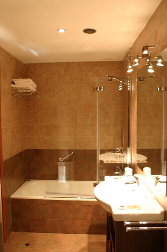 Bathroom 4, Hotel Las Leyendas, Ávila