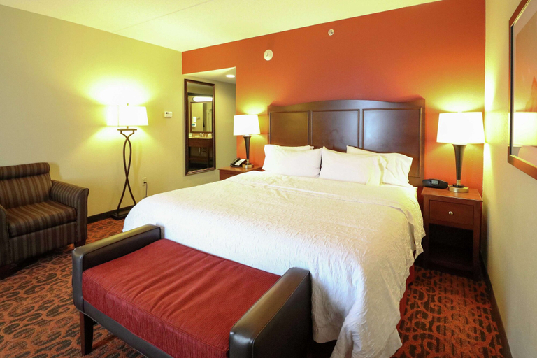 Bedroom 3, Hampton Inn Columbus-South, Franklin