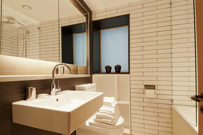 Bathroom 3, Superior St Christophers Place, London